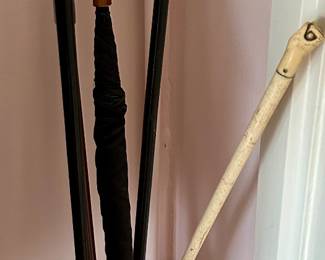 CANES AND WALKING STICKS / GREAT STAND