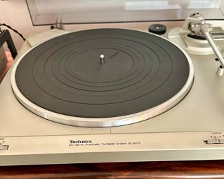 Technics SL- 210  Turntable