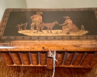 Antique Sorentto box