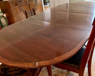 Wonderful mahogany dining room table 