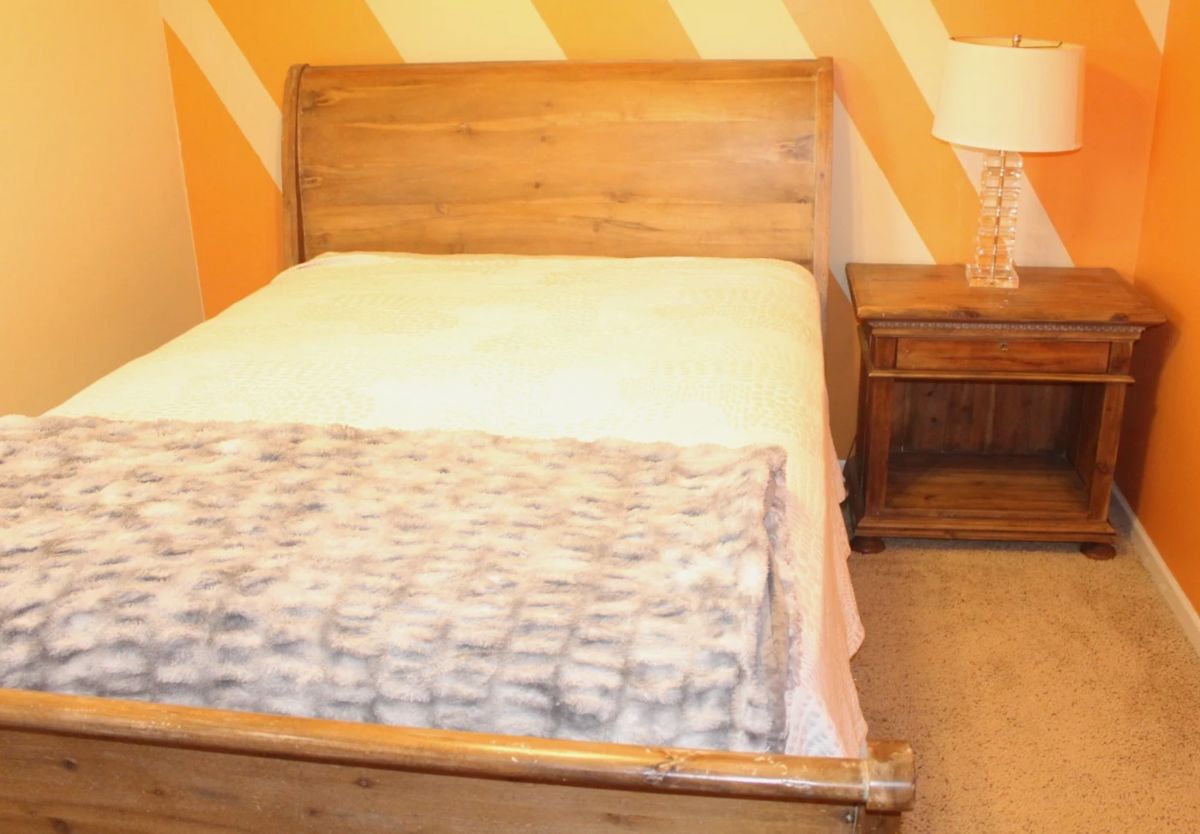 BUY IT NOW!    $795.00.                                               Restoration Hardware St. James Queen size sleigh bed with footboard.