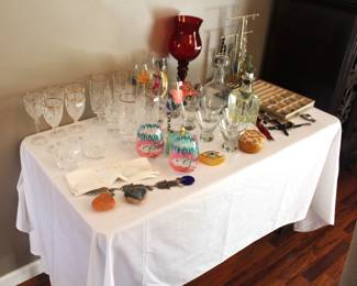 Crystal, decorative objects and costume jewelry.