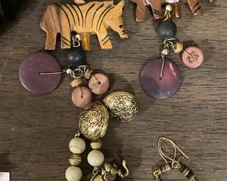 Costume Jewelry Earings