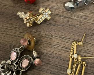 Costume Jewelry Earings