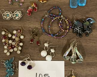 Costume Jewelry Earings