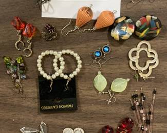 Costume Jewelry Earings