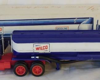 1229 - Wilco Truck with Box
