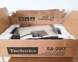 1256 - Technics SA-290 Stereo Receiver You are buying a used as-is electric/electronic item. We do not guarantee all components are present, and if it is not expressly stated, it is untested.
