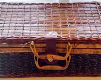 1030 - Picnic Basket 8x18x12
