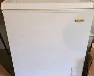 1665 - Holiday Freezer Chest, Works Well Full of Food You are buying a used as-is electric/electronic item. We do not guarantee all components are present, and if it is not expressly stated, it is untested.
