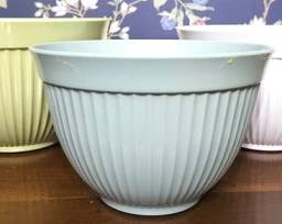 317 - 3 Pc Plastic Mixing Bowl Set 6.5 x 9.5 largest

