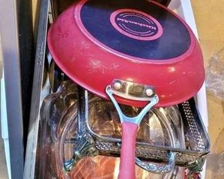 1676 - Tub w/ Contents
