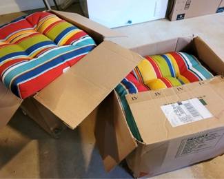1663 - 2 Boxes Full Patio Cushions different sizes
