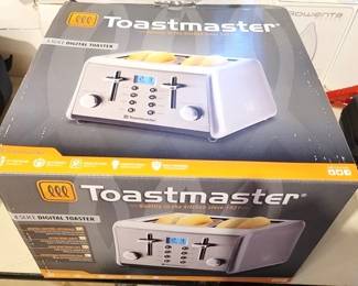1575 - Toastmaster Toaster in Box You are buying a used as-is electric/electronic item. We do not guarantee all components are present, and if it is not expressly stated, it is untested.
