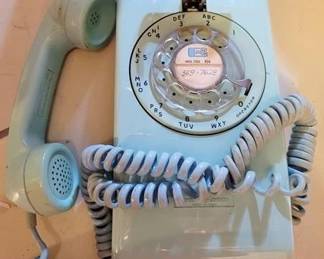1653 - Vintage Teal Rotary Dial Wall Telephone You are buying a used as-is electric/electronic item. We do not guarantee all components are present, and if it is not expressly stated, it is untested.
