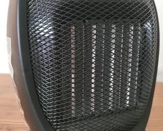 1252 - Westpointe Ceramic Heater You are buying a used as-is electric/electronic item. We do not guarantee all components are present, and if it is not expressly stated, it is untested.
