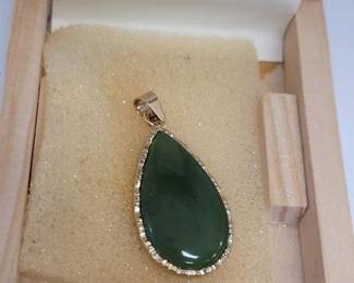 7585 - Canadian Jade Pendant

