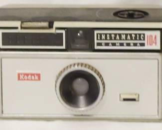 1051 - Kodak Instamatic Camera You are buying a used as-is electric/electronic item. We do not guarantee all components are present, and if it is not expressly stated, it is untested.
