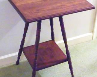 1042 - Square Oak Lamp Table 28.5x19.5x19.5
