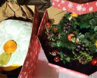 1223x - Christmas Wreath & Placemats
