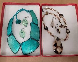 7576 - 2 Necklace Sets
