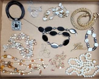 7578 - Group Necklaces
