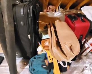 1228x - Group Suitcases & Bags
