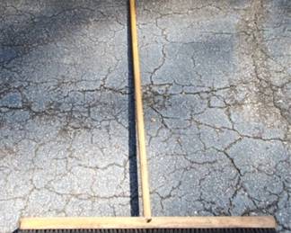 56h - Push Broom 63 x 30
