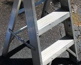 66h - Metal Folding Step Ladder 26 x 13
