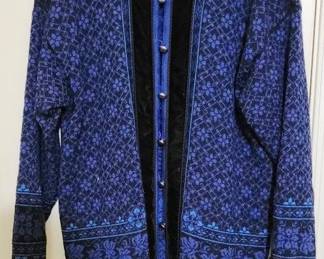 385 - Sweater by Dale of Norway, Pure new Wool size L
