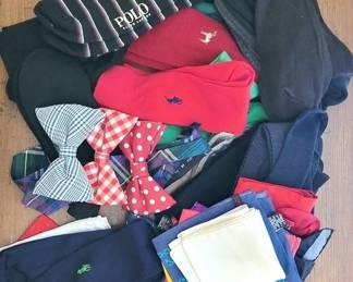 461 - Bow Ties, Men's handkerchiefs & Assorted Socks
