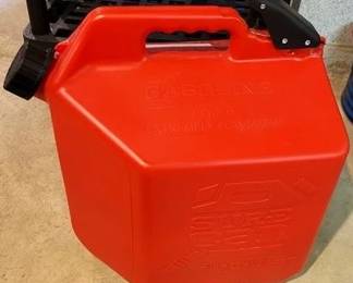 1608 - Plastic Gas Container
