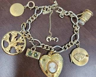 7534 - Charm Bracelet
