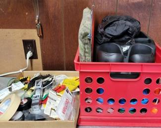 162 - Assorted Items - red crate & box lot
