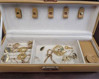 7596 - Jewelry Box w/ Jewelry, Some May Be Gold
