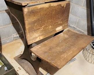 1525 - Vintage School Desk
