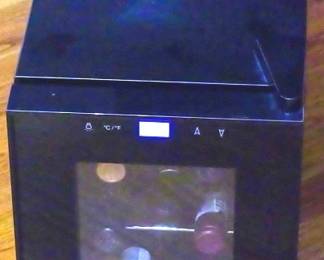 86 - Igloo 6 Bottle Electric Wine Cooler 14x20x10 no wine bottles included
