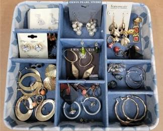 7558 - Tray with Earrings
