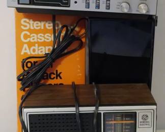 1137 - Assorted Vintage Electronic Items You are buying a used as-is electric/electronic item. We do not guarantee all components are present, and if it is not expressly stated, it is untested.
