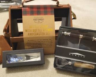 847 - Bottle Caddy, Bottle Openers & Wine Stopper
