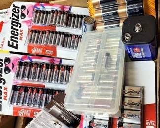 1622 - Box Lot Batteries
