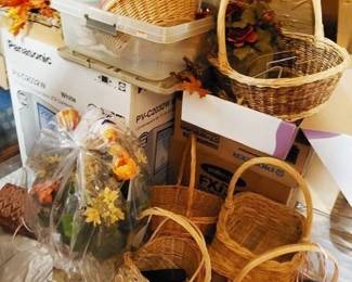 1205x - Group Baskets & Decorative Items
