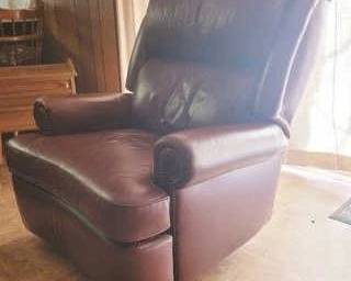 224 - Leathercraft Recliner, as is 41 x 33 x 21
