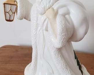 1265 - Santa Musical Figurine 9" You are buying a used as-is electric/electronic item. We do not guarantee all components are present, and if it is not expressly stated, it is untested.
