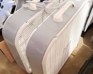 1528 - 2 Box Fans You are buying a used as-is electric/electronic item. We do not guarantee all components are present, and if it is not expressly stated, it is untested.
