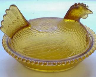 1039 - Amber Hen on Nest 7x5.5
