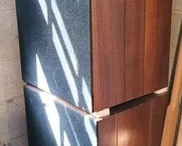 1673 - 2 Speakers You are buying a used as-is electric/electronic item. We do not guarantee all components are present, and if it is not expressly stated, it is untested.
