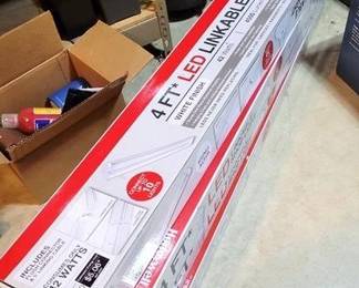 1554 - 4 Boxes of 4' Shop Light Bulbs contents not verified, may have some removed You are buying a used as-is electric/electronic item. We do not guarantee all components are present, and if it is not expressly stated, it is untested.
