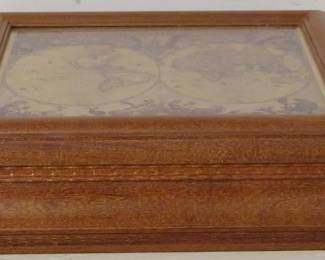 1143 - Cigar Humidor Box
