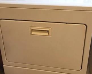 147 - Kenmore Elite Dryer 42 x 27 x 27 Model 110.64994301 You are buying a used as-is electric/electronic item. We do not guarantee all components are present, and if it is not expressly stated, it is untested.
